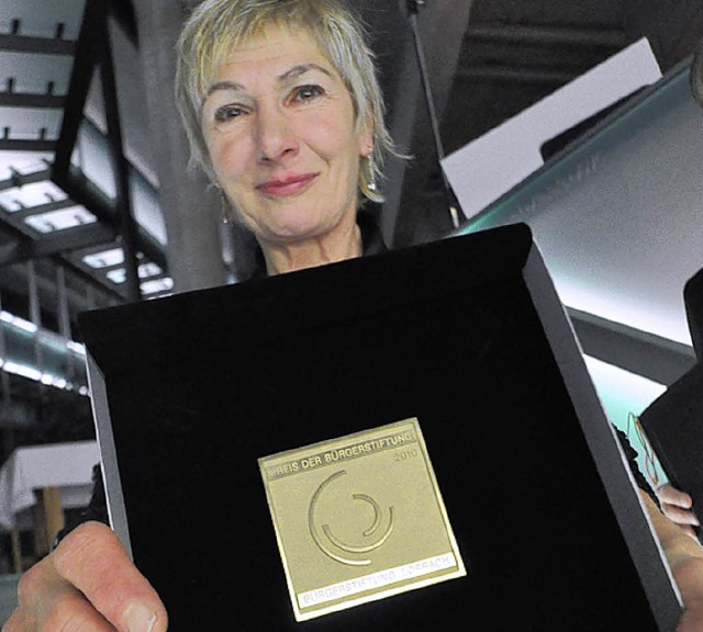 Karin Maen mit Medaille   | Foto: rud