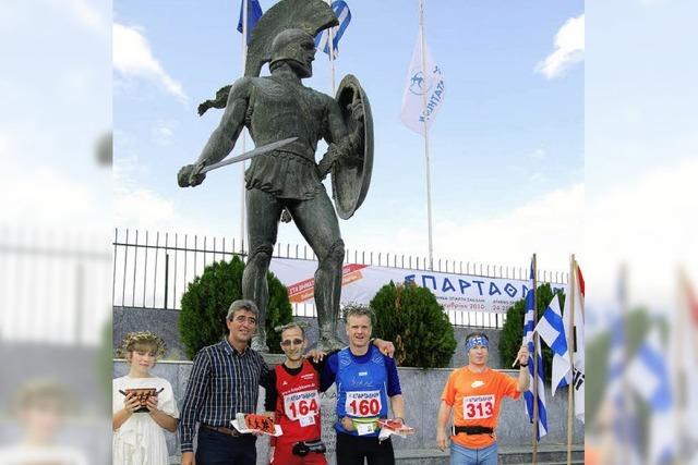 Die Statue des Leonidas erreicht