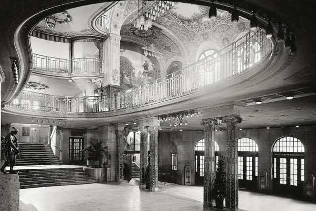Das Foyer des neuen Stadttheaters auf ...ft zur Erffnung am 8. Oktober 1910.    | Foto: Archiv Kalchthaler