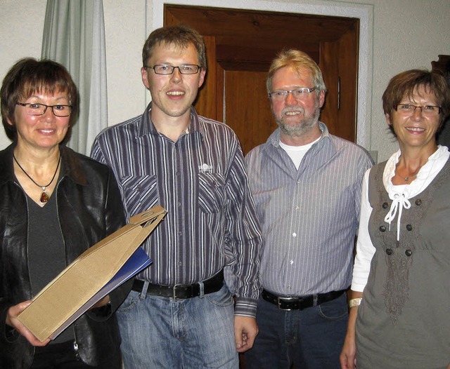 Der Vorsitzende Thomas Lecher (Zweiter...ig sowie Heribert und Elisabeth Heise   | Foto: Jrg Reitmayer