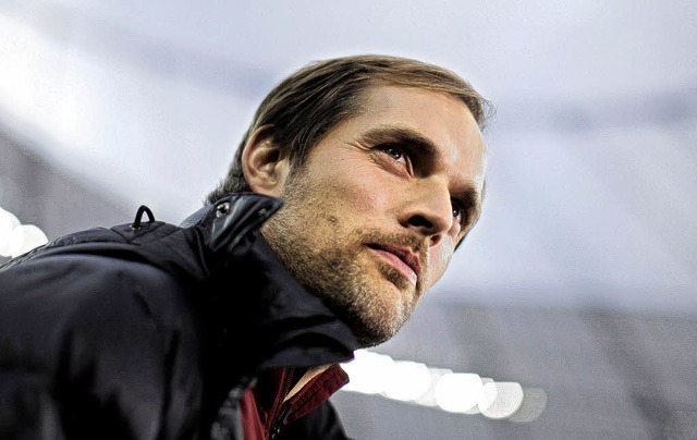 Das Spiel gegen Leverkusen im Blick, d...pf: der Mainzer Trainer Thomas Tuchel.  | Foto: dpa