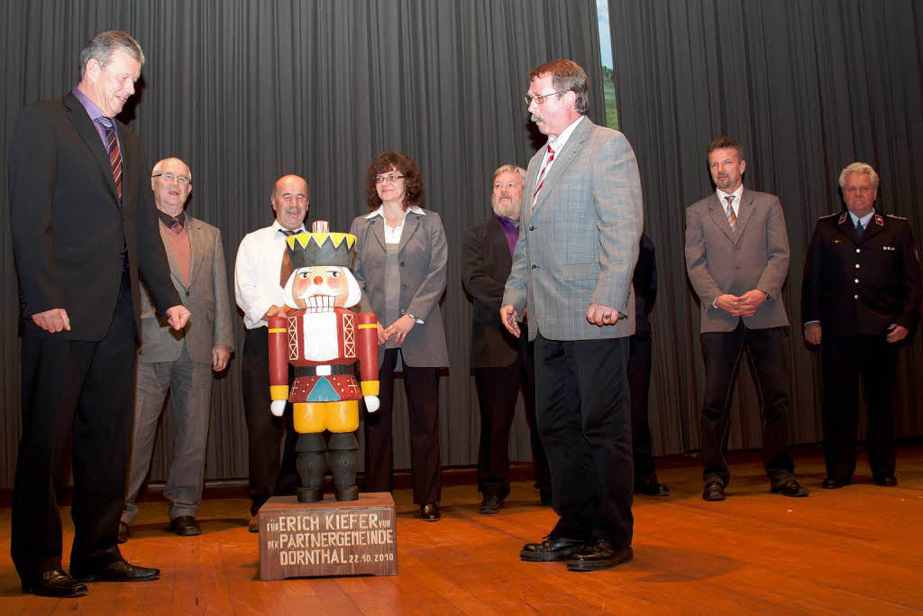 Delegation aus Dörnthal hat erzgebirgische Volkskunst im Gepäck Delegation aus Dörnthal hat erzgebirgische Volkskunst im Gepäck
