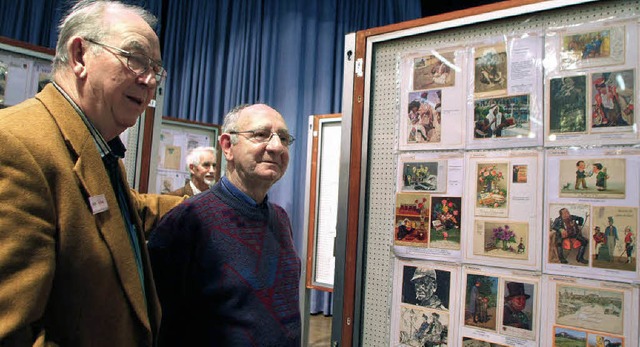 Ausstellung der Briefmarkenfreunde, links Ehrenvorsitzender Klaus Riedel   | Foto: Heidi Fssel