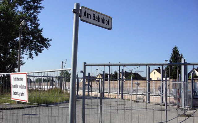 Noch ist der Platz &#8222;Am Bahnhof&#...er die Brger und was darf das kosten?  | Foto: Langelott