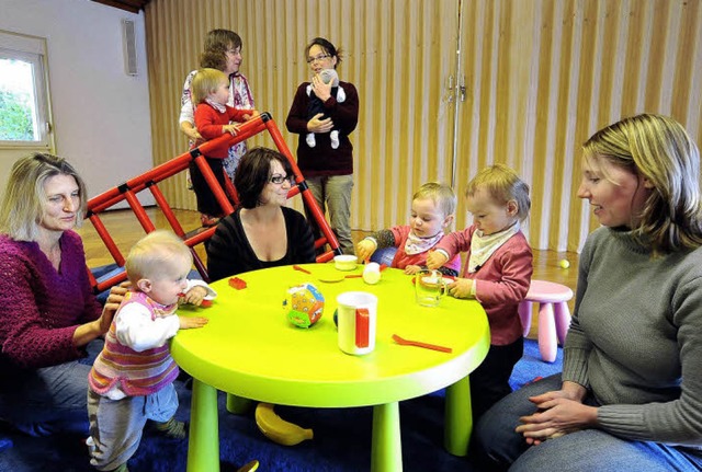 Immer wieder dienstags treffen sich M...Kleinkindern im Fritz-Httinger-Haus.   | Foto: Thomas Kunz