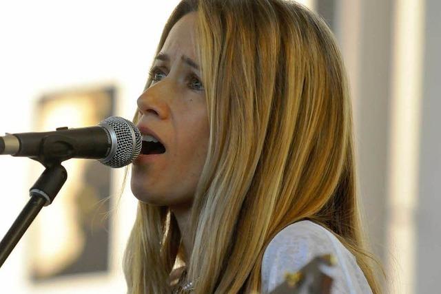 Heather Nova gibt Konzert in der Psychiatrie