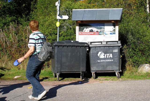 wer mchte hier schon die Wandertafl studieren  | Foto: Manfred-G. Haderer