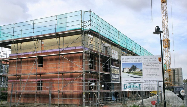 Die Arbeiten gehen  gut voran: Am Donn...ge in Friesenheim Richtfest gefeiert.   | Foto: Karin Kaiser