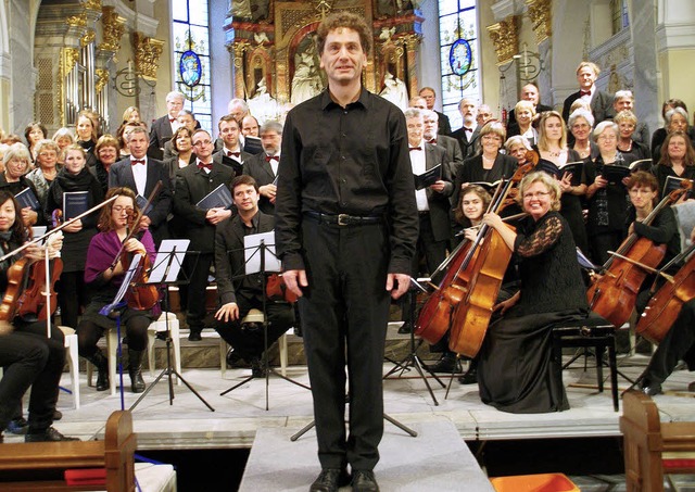 Seit anderthalb Jahren leitet Dirigent...rtin ein eindrucksvolles Konzert bot.   | Foto: Hrvoje Miloslavic