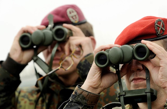 Wie sieht  die Bundeswehr in Zukunft a...Umbau der Streitkrfte vollendet sein.  | Foto: dpa