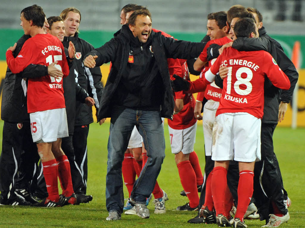 SC Freiburg unterliegt energie Cottbus in der zweiten Runde des im DFB-Pokals.