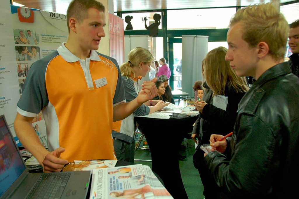 Cisco Dathe (vorne) und Ramona Kupferschmid vom Emmendinger Studio Injoy beantworten Fragen. Cisco Dathe (vorne) und Ramona Kupferschmid vom Emmendinger Studio Injoy beantworten Fragen.