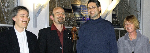 Wort- und Tonkunst boten Pfarrer Regin...t (Cello) und Dieter Lmmlin (Orgel).   | Foto: Chris Rtschlin