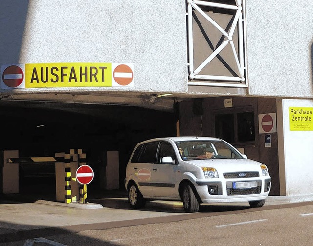 Wer hier herausfahren will, muss vorhe...r Bayreuther Professor Rolf Monheim.    | Foto: Herbst