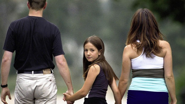 Wenn Kinder zwischen die Eltern gerate...&#8211; vor allem in Trennungsfllen.   | Foto: Vario-Press