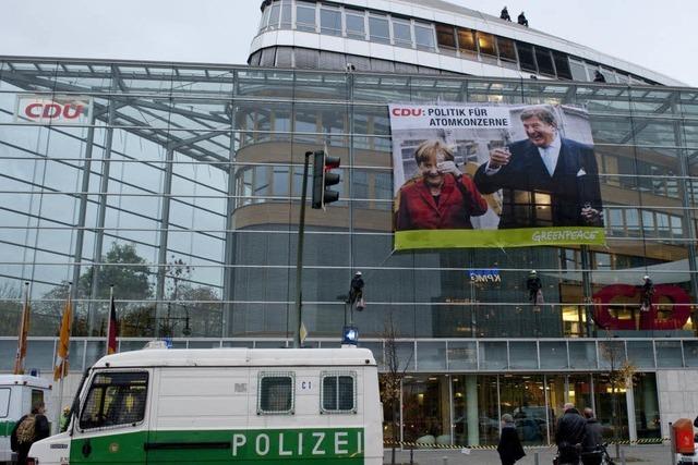 Greenpeace besetzt Dach der CDU-Zentrale