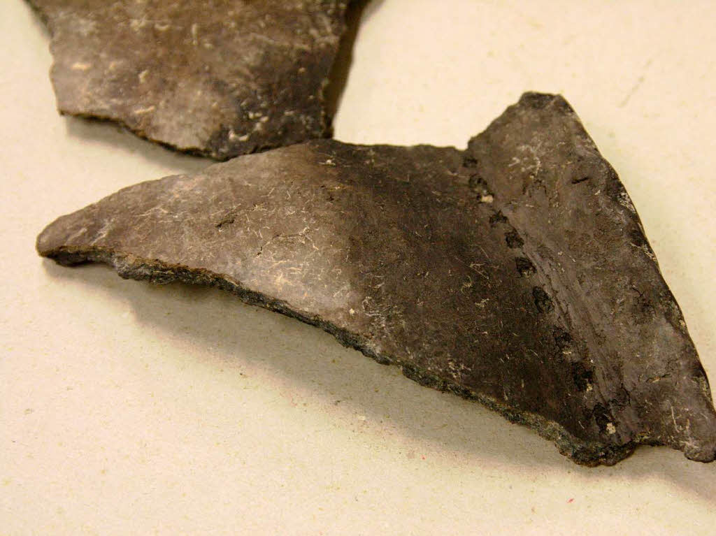 Scherben von Vorratsgefen mit Einstichverzierungen. Bronzezeit, ca. 800 v.Chr