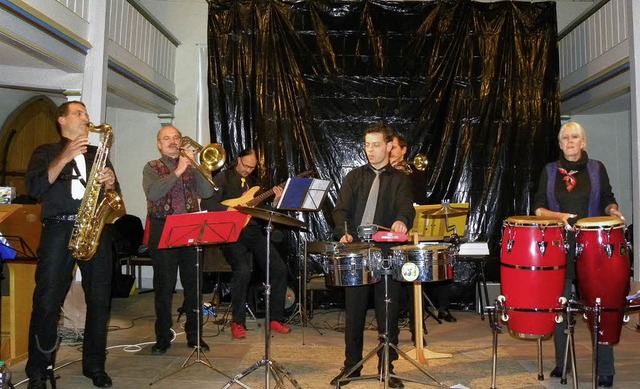 Konzert in der St.-Barbara-Kirche Mund...n. Vorne Jazztrompeter  John Sahutske.  | Foto: Brigitte Rssel