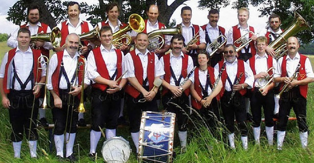 Die Unadinger Dorfmusikanten in ihrer Zusammensetzung vor zehn Jahren   | Foto: Archiv: Christa Maier