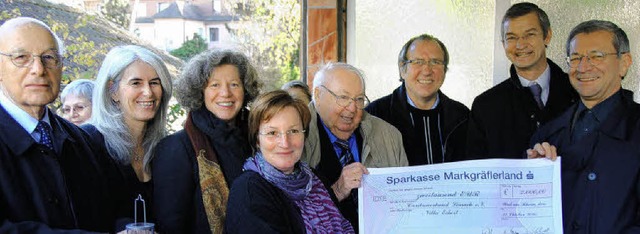 Die Stiftung Altenpflege berreichte e...erhardt und Michel Balint (von links)   | Foto: Sedlak
