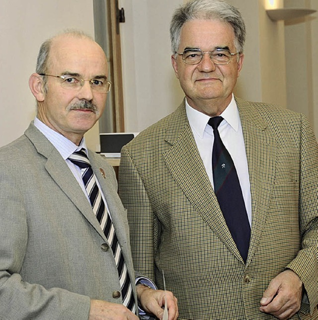 Volker Dennert (rechts)  wurde in der ...ues Amt als Gemeinderat verpflichtet.   | Foto: Volker Mnch