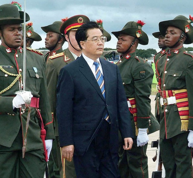 Der chinesische Prsident Hu Jintao 2007 beim Besuch in Sambia   | Foto: AFP