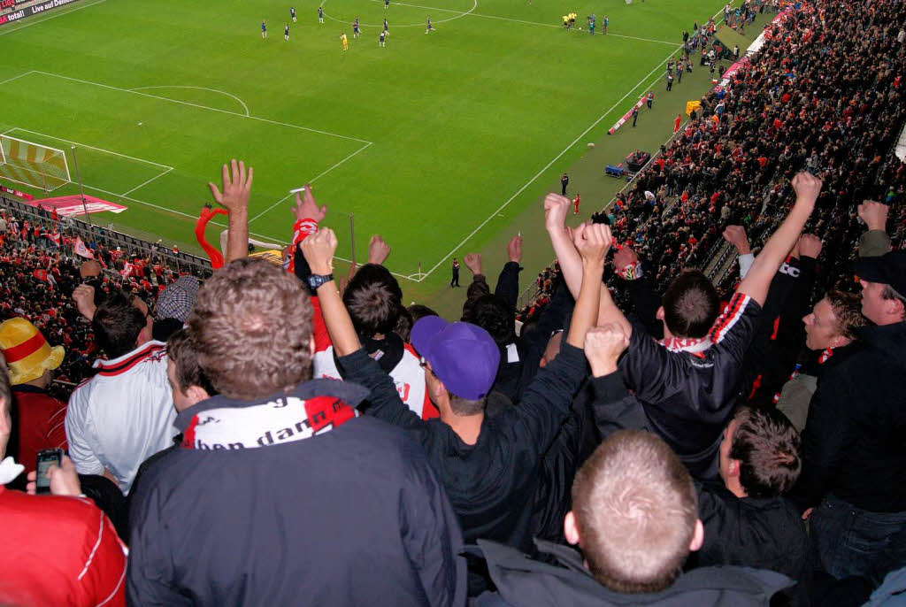 Besuch in München: Freiburger Fans in der Allianz-Arena. Besuch in München: Freiburger Fans in der Allianz-Arena.