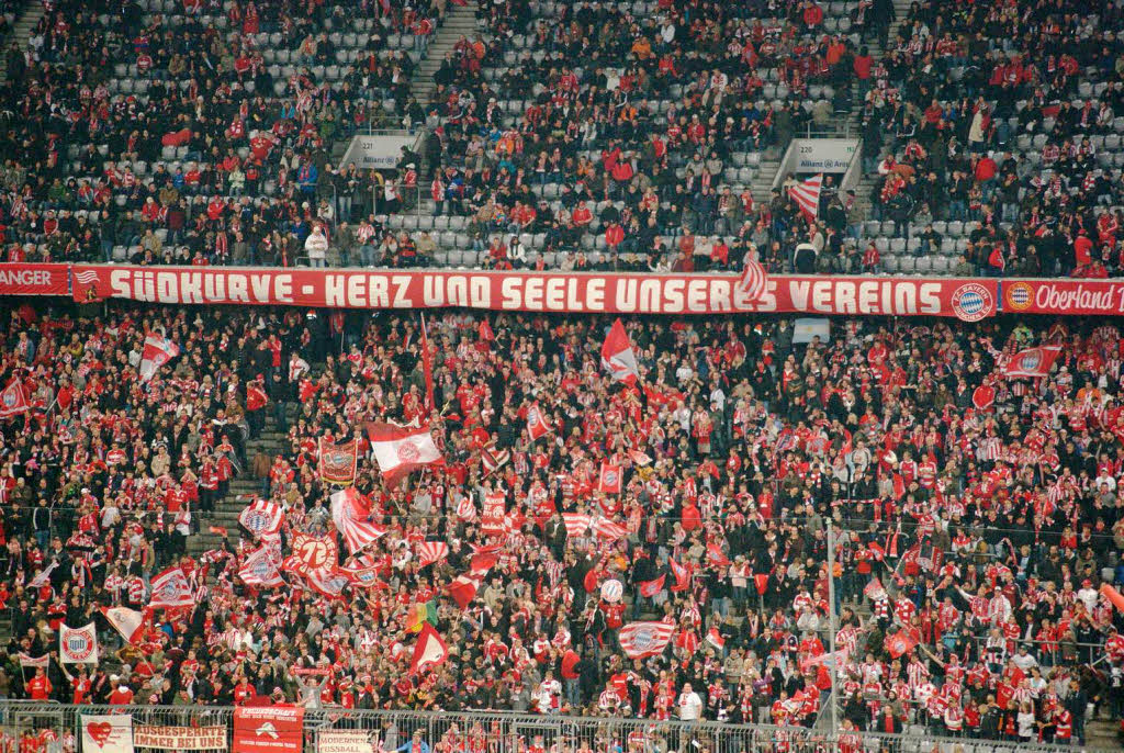 Besuch in München: Freiburger Fans in der Allianz-Arena. Besuch in München: Freiburger Fans in der Allianz-Arena.