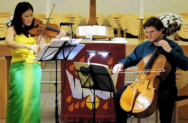 Minjung Kang und Uwe Hirth-Schmidt in der Christuskirche.  | Foto: Knstle