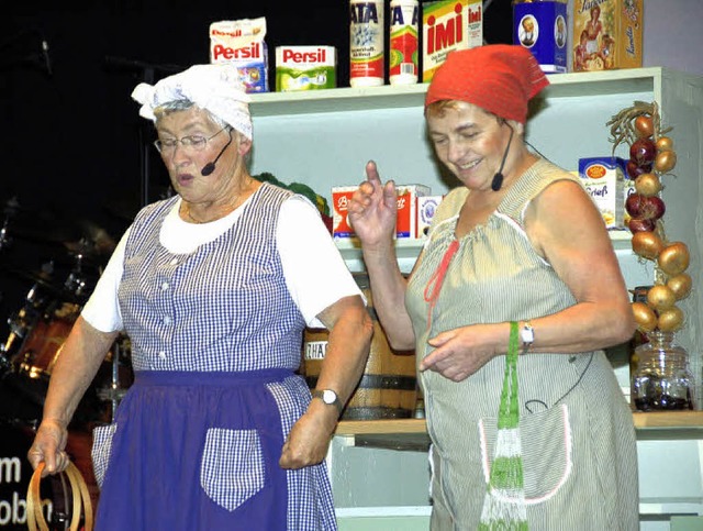 Wie es im ersten Lebensmittelgeschft ...e), zeigte die rtliche Theatergruppe.  | Foto: Christian Kramberg