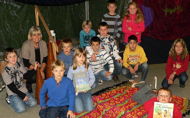 Bezaubernde Bcher: Spa am Lesen hatt...le Hllstein bei den Frederickstagen.   | Foto: Georg Diehl