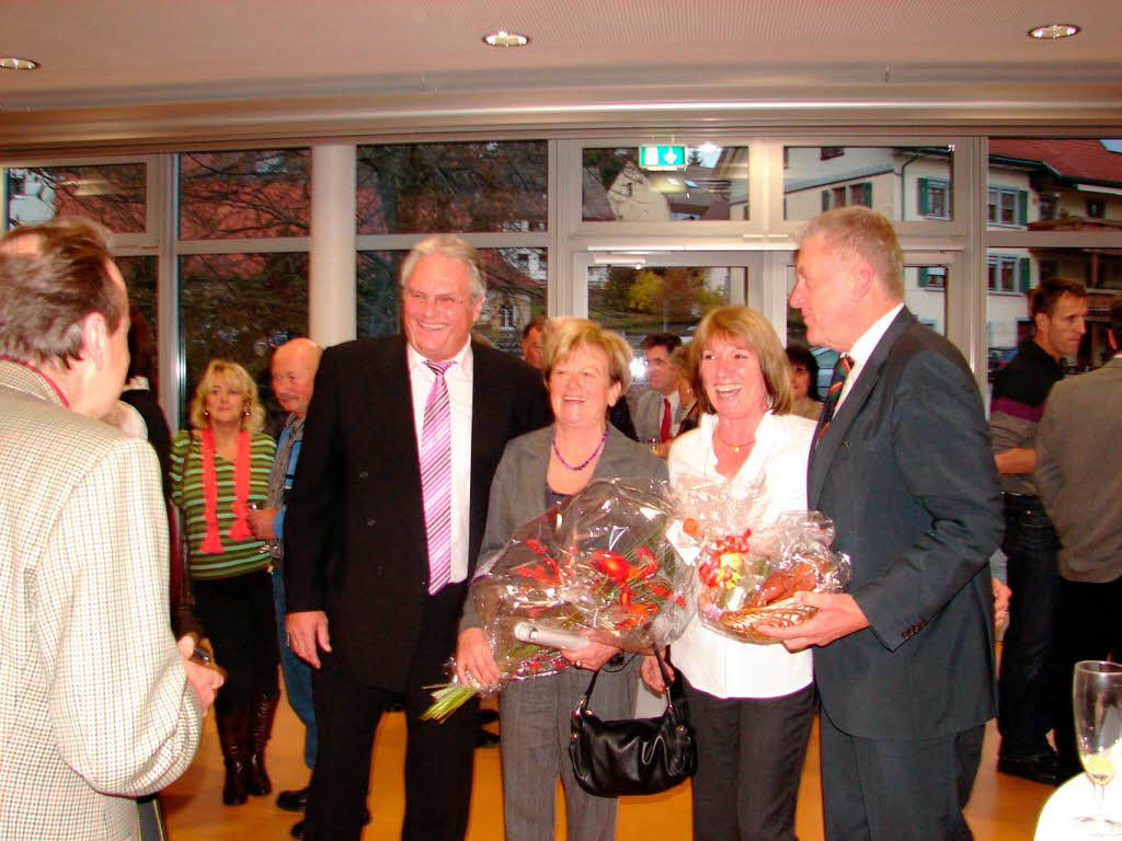 Frs Fotoalbum: Wirtschaftsminister Ernst Pfister, Marianne Brugger, Doris Pfister und Norbert Brugger (von rechts).