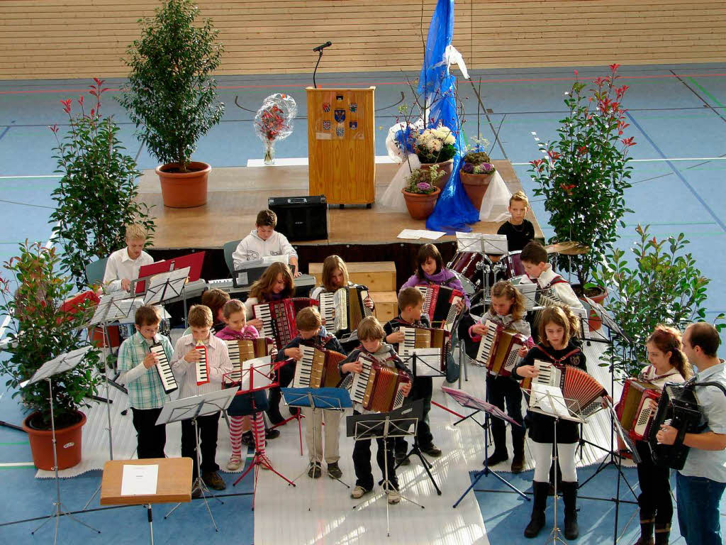 Die Musik-AG der Werkrealschule unter Leitung von Waldemar Lang untermalte die Erffnungsfeier.