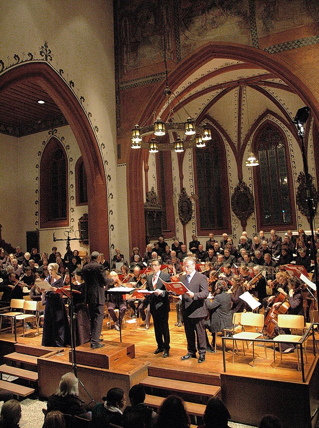 Solistenquartett, Chor und Orchester unter der Leitung von Joachim Krause    | Foto: Gierok