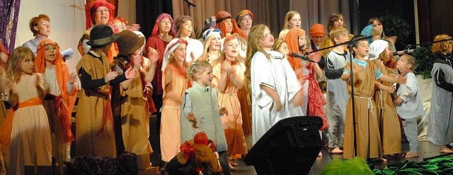 Nach dem Schlussapplaus singt der Bezi... einmal auf der Bhne in Badenweiler.   | Foto: Ehrlich