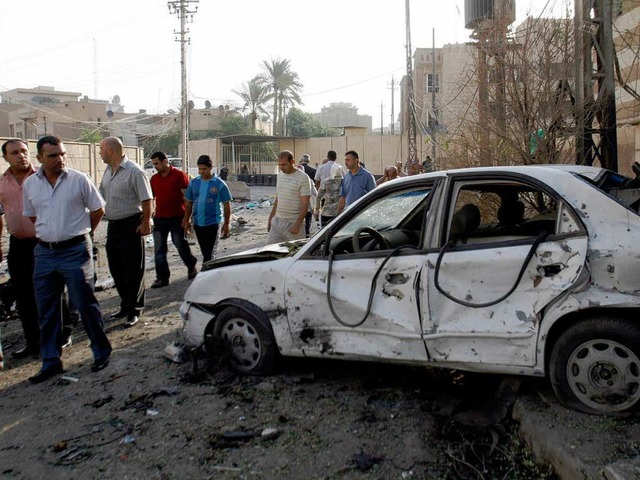 Zerstrung, wohin das Auge blickt: Bagdad leidet an einer Welle der Gewalt.  | Foto: dpa