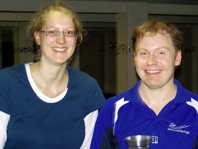 Organisatorin Birgit Dornfeld mit dem ... Clubmeisterschaften, Stephan Busser.   | Foto: Schneider