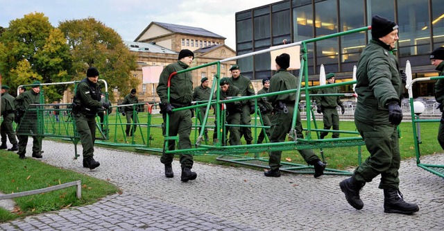 Der Polizeieinsatz fr Stuttgart 21 dnnt die Reviere aus.    | Foto: dpa