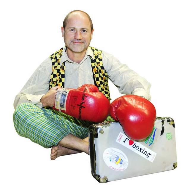 Dan Hoffmann ist nicht nur  Boxtrainer...t er auch in das Kostm eines  Clowns.  | Foto: Wolfgang Knstle