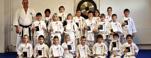 Die erfolgreiche Prflinge im Shotokan Karate Dojo Maulburg.   | Foto: Privat