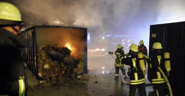 Ein Brand in einem Recyclingcontainer,...rgte am Mittwochabend fr Feueralarm.   | Foto: Volker Mnch