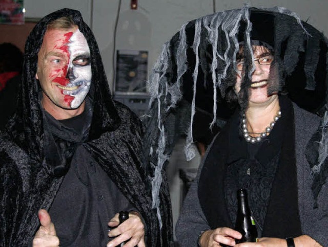 Gruselige Gestalten befanden sich unte...r Halloween-Party im Rettungszentrum.   | Foto: Karin Heiss