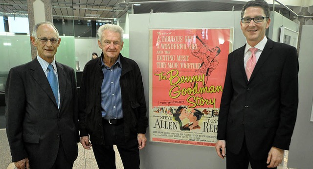 Hanspeter Portmann, Werner Bche und R...iebenow vor einem Original-Filmplakat   | Foto: Barbara Ruda