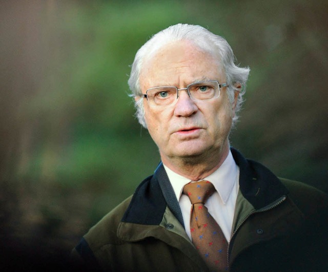 Knig Carl Gustaf beim Pressetermin am Rande der traditionellen Elchjagd  | Foto: dpa