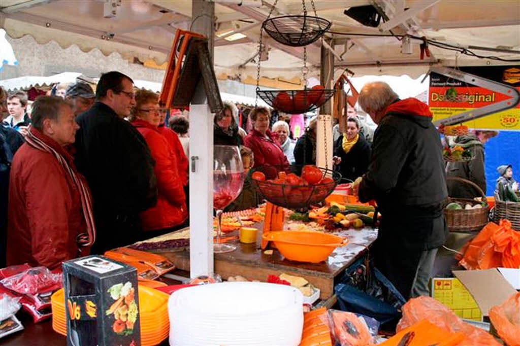 Beim Martinimarkt war so viel los, dass man kaum ohne Stau durch die Gassen kam.