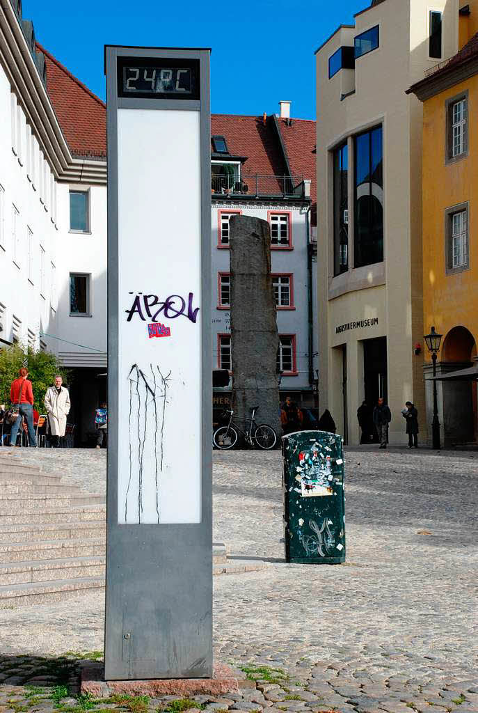 Sule der Toleranz auf dem Augustiner Platz, GPS: 4759'37.34"N,  751'7.21"E