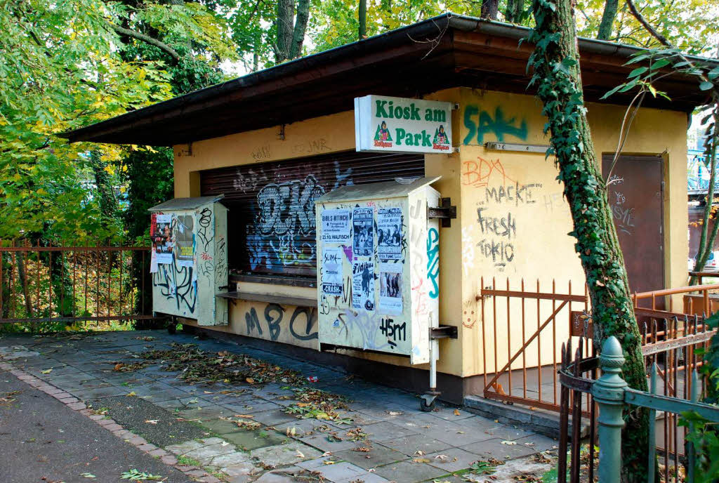 Verlassener Kiosk in der Wenzingerstrae, GPS: 4759'46.15"N,  750'19.55"E