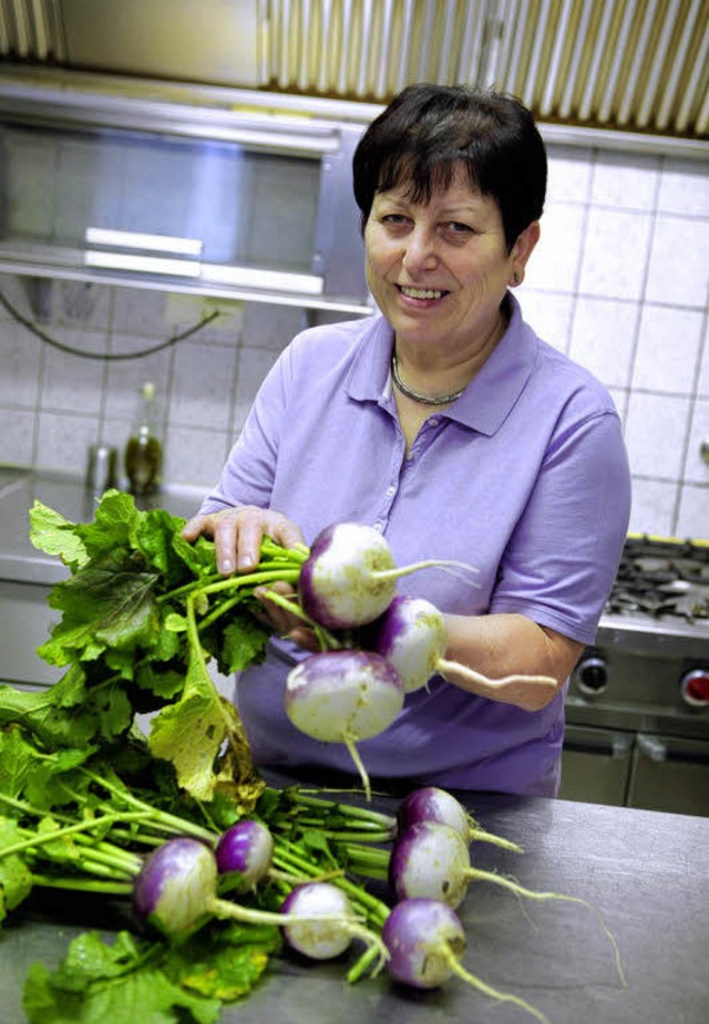 Irene Stolz kocht einmal im Jahr fr die Gste wissi Ruwe.   | Foto: christoph breithaupt