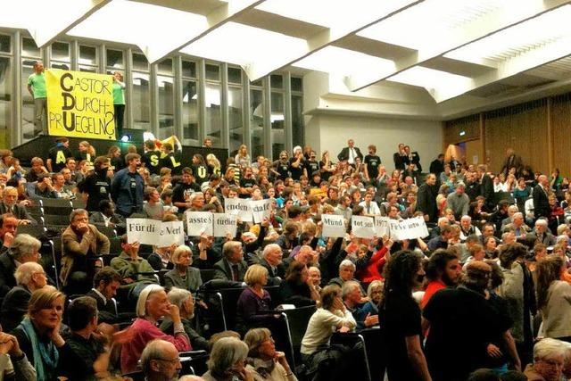 Mappus-Rede in Freiburg versinkt im Dauerprotest