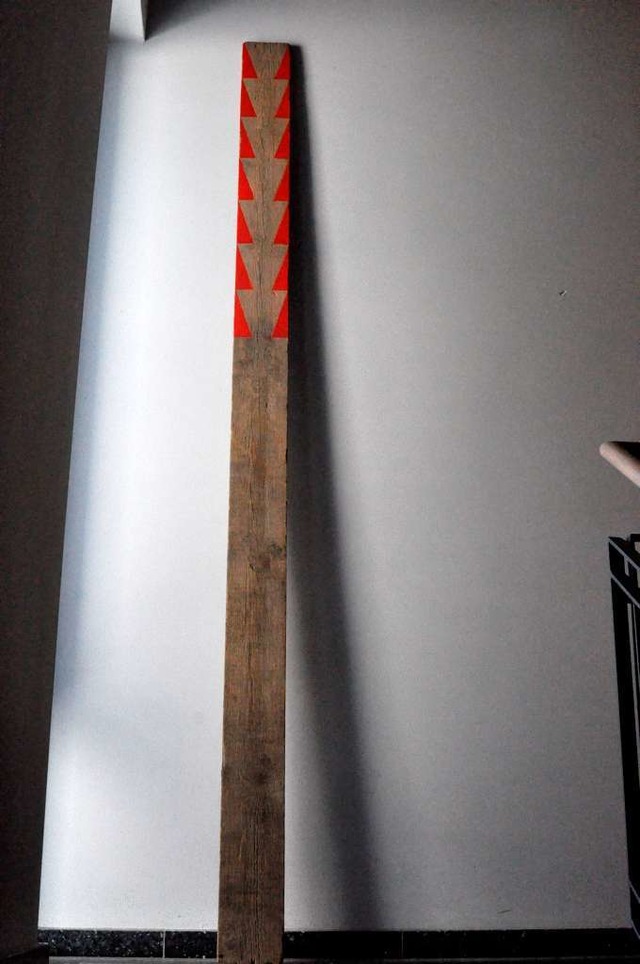 Schlank und lang: Rote Figur,  eine Holzskulptur von Max Meinrad Geiger  | Foto: Barbara Ruda